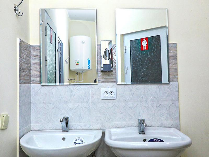 Auberge de jeunesse House De Moon à Tachkent Extérieur photo